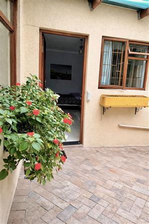 1 bedroomed, furnished flat for rent in Pinelands, Cape Town