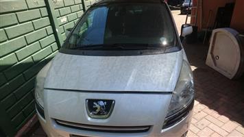 Peugeot 5008 1.6 thp 2012 AT