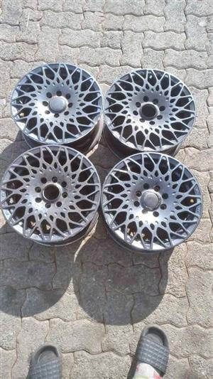 Set of 13 inch universal 4 holes mag wheels for sell
