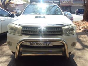 2010 Toyota Fortuner 3.0 D4D 4x2 White ColorManual, Diesel 120000km 