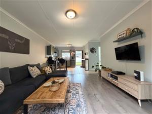 Townhouse For Sale in Greenstone Hill