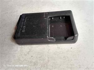 Nikon MH -63 , Coolpix Camera Charger  S60 , 200 , 210 , 220 , 230 , 500 , 520 , 570 & S600
