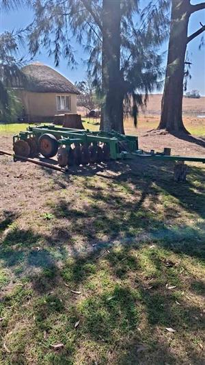 John Shearer 24 disc trailed hydraulic disc harrow for sale