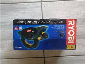 Planner 82 mm Ryobi