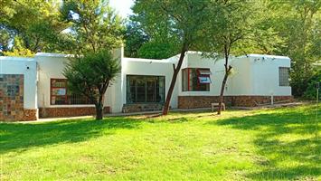 Luxury, Space & Serenity – Exceptional Family Home with Separate Cottage