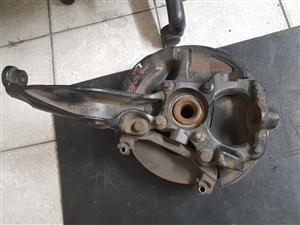 Land Rover Discovery 3 2.7 TDI front Left stub axle for sale 