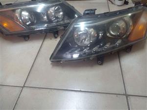 Mahindra xuv500 Headlight