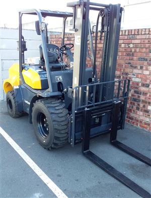 Promo-Save R40 000- Rough Terrain Forklift
