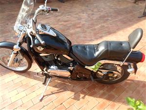 Kawasaki VN 800cc.
