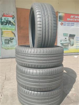 Deffrent kinds of secondhand tyre's in stock Affordable price 