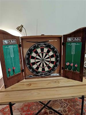 Puma Dartboard with darts