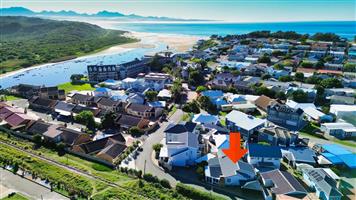 House For Sale in Hartenbos Central