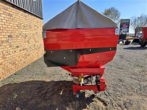 New Agritech 1500ltr fertilizer spreaders in stock