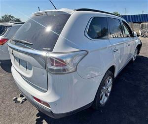 2018 Mitsubishi Outlander stripping for spares