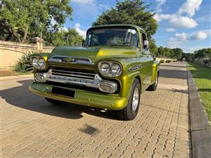 1958 Chevrolet Apache V8