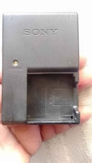 SONY BC-CSGC BATTERY CHARGER