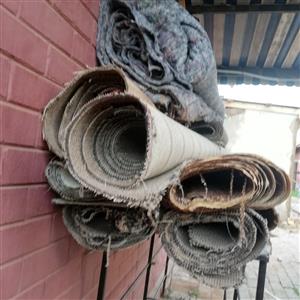 Wall-to-wall carpets. 