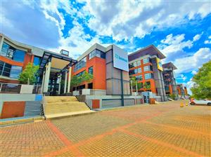 918m² Office to Let in Constantia Office Park