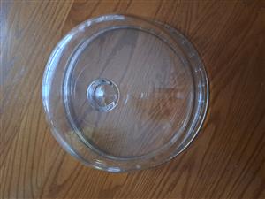 Clear glass cake dome 