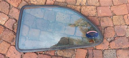 Ford fiesta 2001 back window and 2 side windows bootspoiler