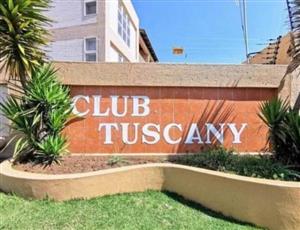 Townhouse For Sale in Mondeor