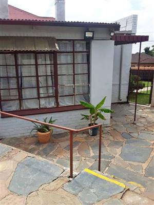 Cottage To Let – Primrose, Beaconsfield germiston