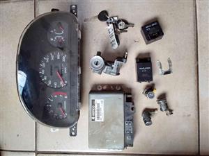 1999 Hyundai accent complete lock set
