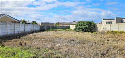 Spacious 1,021m² Stand in a Quiet Franskraal Cul-de-Sac