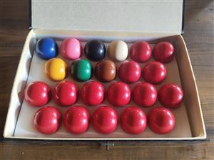 Snooker ball set in box made by Händenburg