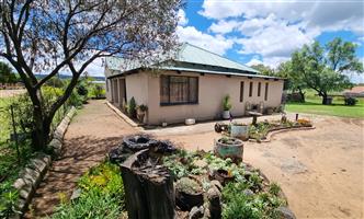 Swartruggens! – Excellent Value for Money - Charming 4-Bedroom Home with Exceptional Potential