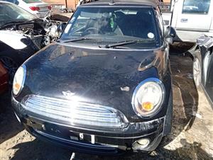 Convertible mini cooper Black Stripping for parts