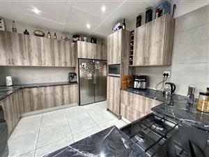 House For Sale in Alberton