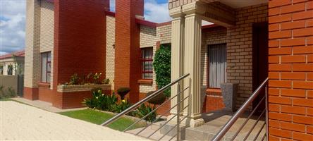 House For Sale in Bendor