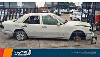 Mercedes-Benz E220 (W124) – Stripping For Spares