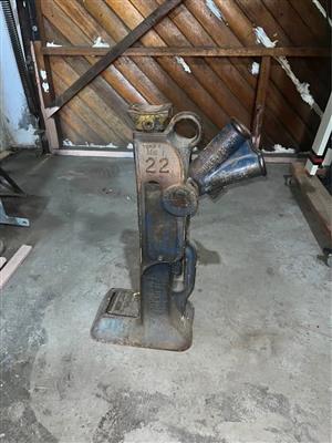 Simplex No. 22 10-Ton Railway Jack - Cast Iron Ratchet Lever - Cape Town Pickup