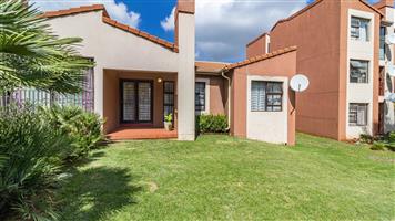 Townhouse For Sale in Winchester Hills