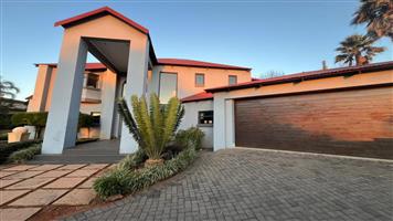 5 Bedroom Double Storey Freehold For Sale - Glen Erasmia, Kempton Park