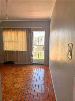  TO LET | Spacious 2.5 Bedroom Duplex in Kensington  Dis