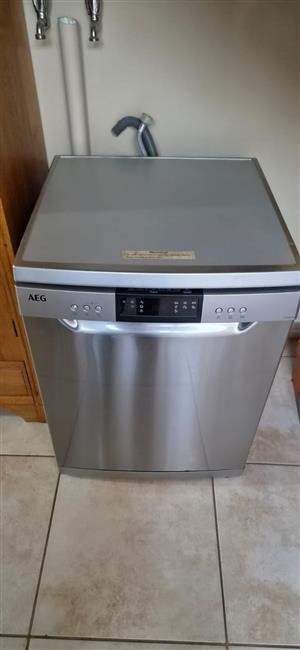 AEG Dishwasher FFB7220CZM