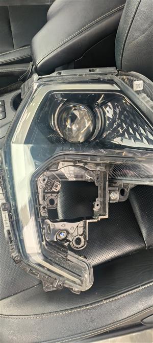 Mahindra XUV 3X0 RHS HEADLIGHT 