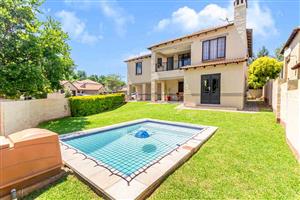 Modern 4-Bed, 3.5-Bath Family Home with pool in Sought-After Waterford View Estate