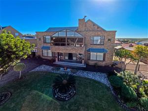 House For Sale in Still Bay West