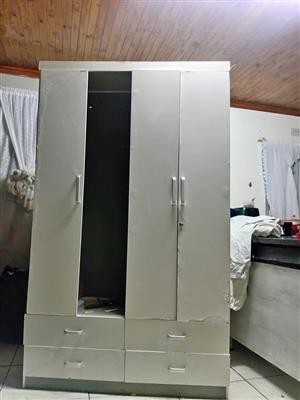 wardrobe 