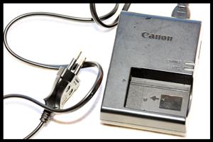 Canon LC-E17E Battery Charger