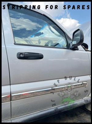 Cherokee Kj Facelift: Used Doors and Panels 