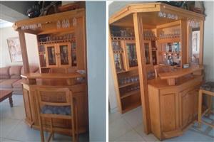 Oak wood bar with two chairs