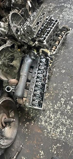 Ade 366 T Cylinder Head
