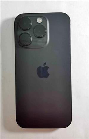 Iphone 15 Pro 256 gb. Bh:100 % 