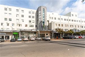 Apartment For Sale in Wynberg