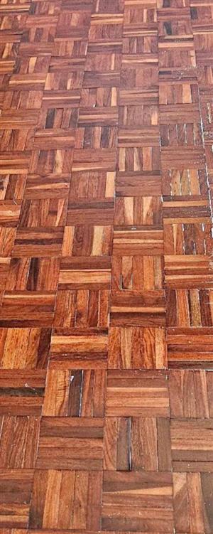 Aprox 60m2 parquet flooring for sale, R2000 contact 0.8.2.4.5.6.3.1.6.2 R20